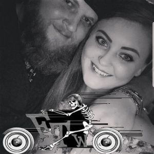 Meet your Posher, Max